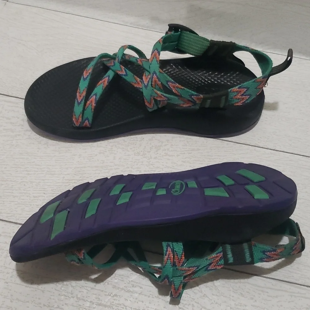 Chaco 4 green and orange straps youth sandals